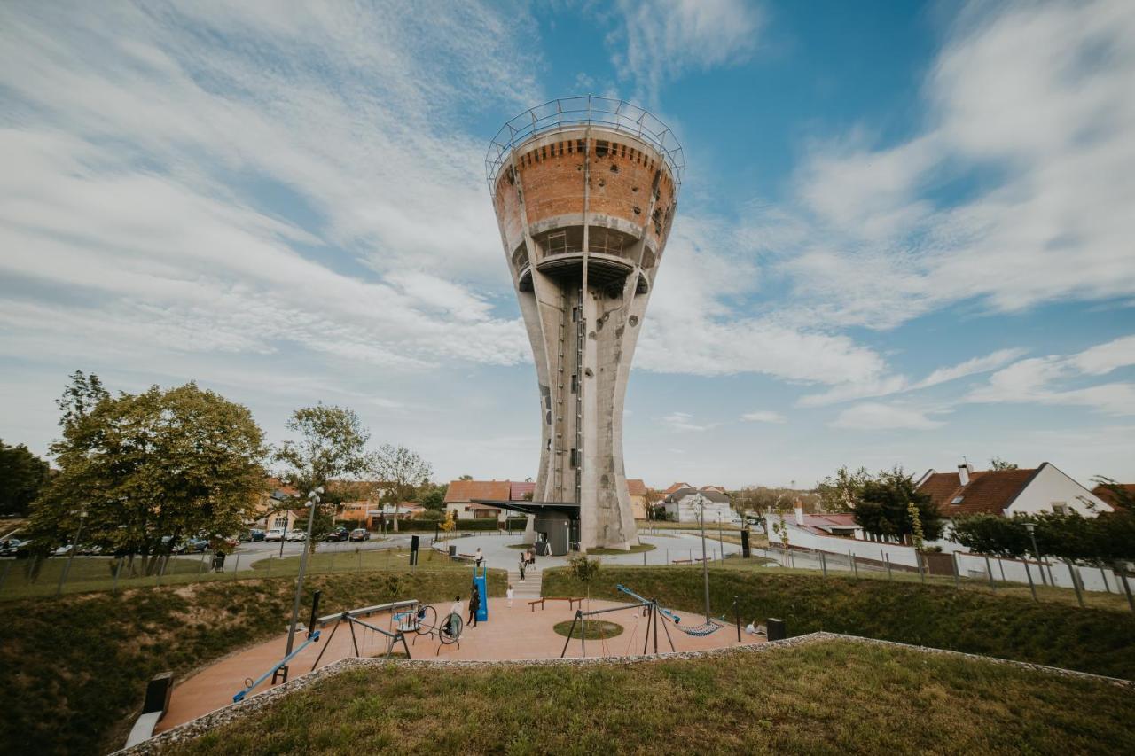 Apartman Stari Toranj วูโควาร์ ภายนอก รูปภาพ